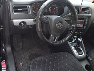 Volkswagen Jetta foto 4