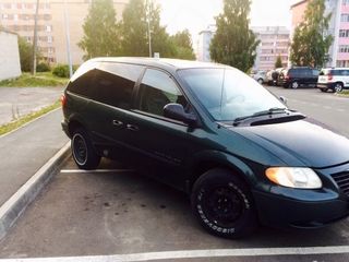 Chrysler Voyager foto 2