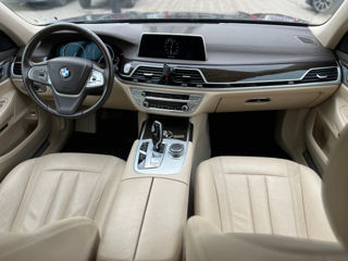 BMW 7 Series foto 8