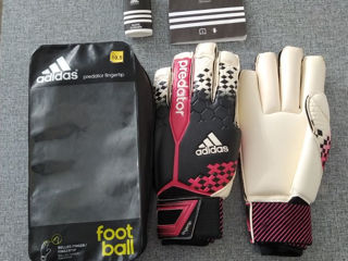 Mănuși de fotbal pentru antrenamente adidas predator fingertip g84099