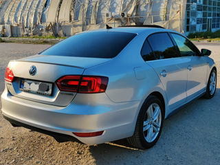 Volkswagen Jetta foto 5