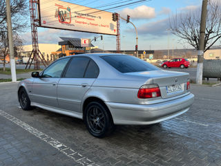 BMW 5 Series foto 4