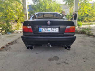 BMW 3 Series foto 4