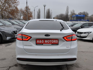 Ford Mondeo foto 6