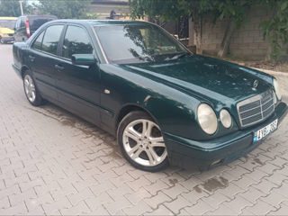 Mercedes E-Class foto 3