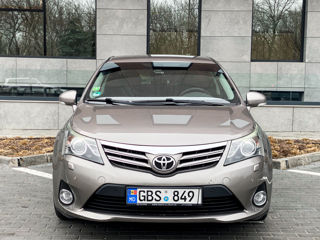 Toyota Avensis foto 8