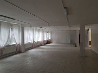 Chirie/аренда – depozit/cклад – 200 m2 - cu rampa! foto 3