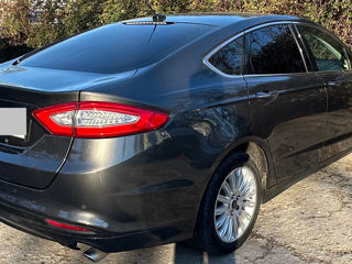 Ford Fusion foto 3