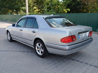 Mercedes E-Class foto 5