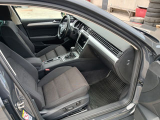 Volkswagen Passat foto 8