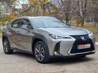 Lexus UX фото 3