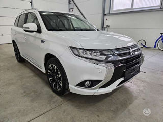 Mitsubishi Outlander foto 2