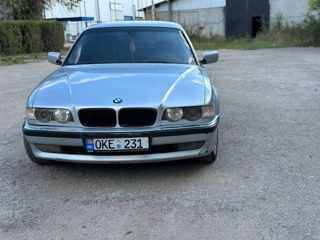 BMW 7 Series foto 8