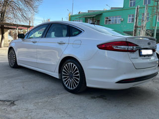 Ford Fusion foto 1