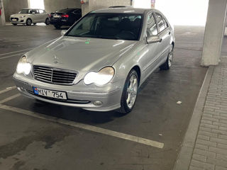 Mercedes C-Class foto 10