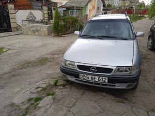 Opel Astra foto 1