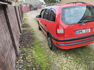 Opel Zafira foto 3