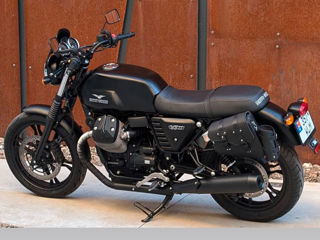 Moto Guzzi V7 Stone