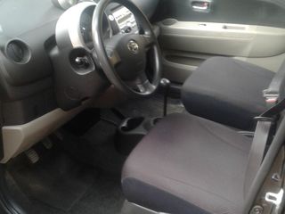 Daihatsu Sirion foto 4