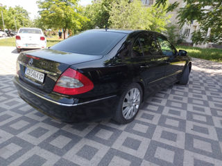 Mercedes E-Class foto 2