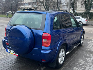 Toyota Rav 4 foto 4