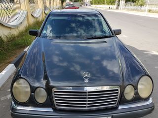 Mercedes E Class foto 6