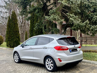 Ford Fiesta foto 4