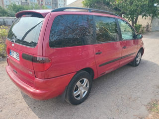 Ford Galaxy foto 2