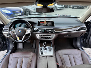 BMW 7 Series foto 8