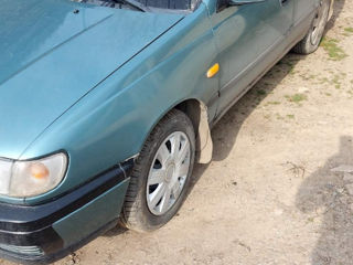 Nissan Sunny foto 5