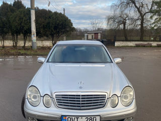 Mercedes E-Class foto 4