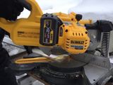 торцовка аккумуляторная Dewalt DCS777 foto 2