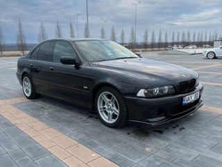 BMW 5 Series foto 3