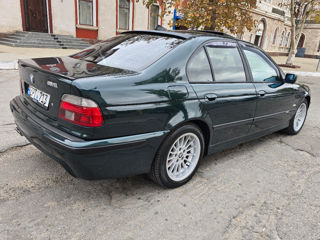 BMW 5 Series foto 6