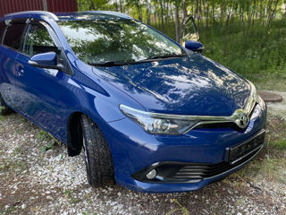 Toyota Auris foto 1