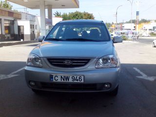 KIA Carens foto 2