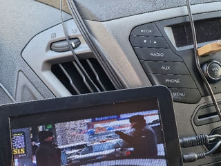 Vând dvd auto cu două monitoare foto 2