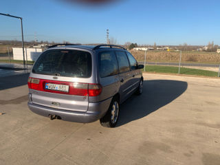 Ford Galaxy foto 2