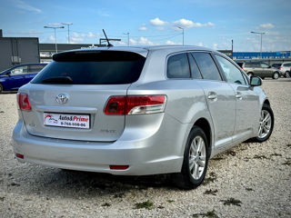 Toyota Avensis foto 4