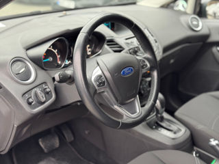 Ford Fiesta foto 9