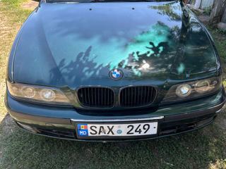 BMW 5 Series foto 2