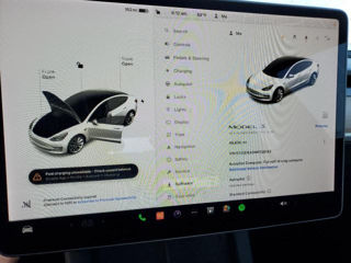 Tesla Model 3 foto 9