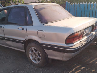 Mitsubishi Galant foto 2