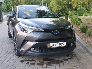 Toyota C-HR foto 2