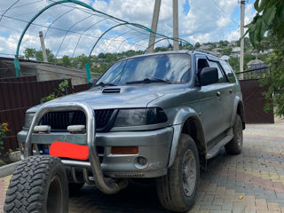 Mitsubishi Pajero Sport foto 3