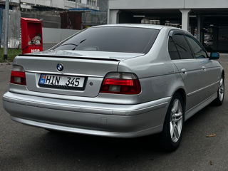 BMW 5 Series foto 8