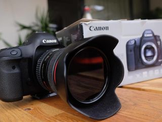 Canon EOS 5D Mark III (body) & Obiectiv Canon EF 24-105mm foto 1