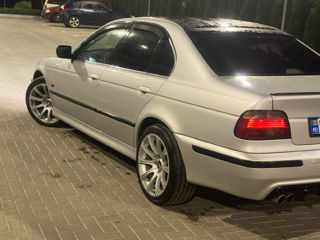 BMW 5 Series foto 6