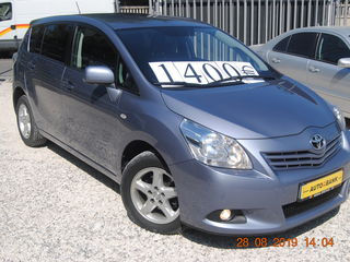 Toyota Verso foto 1