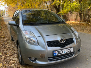 Toyota Yaris foto 2